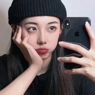 笼中女